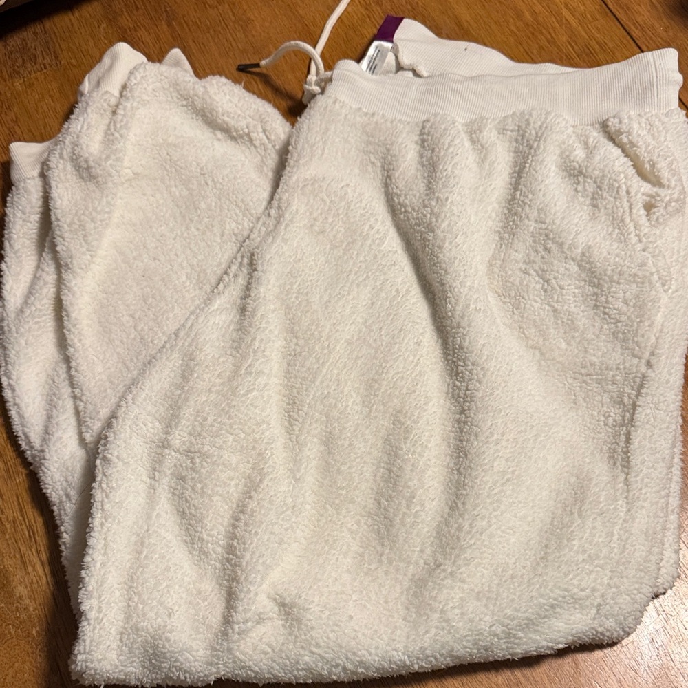 Adore Me Cozy White Hoodie and Joggers Set - Picture 4 of 5
